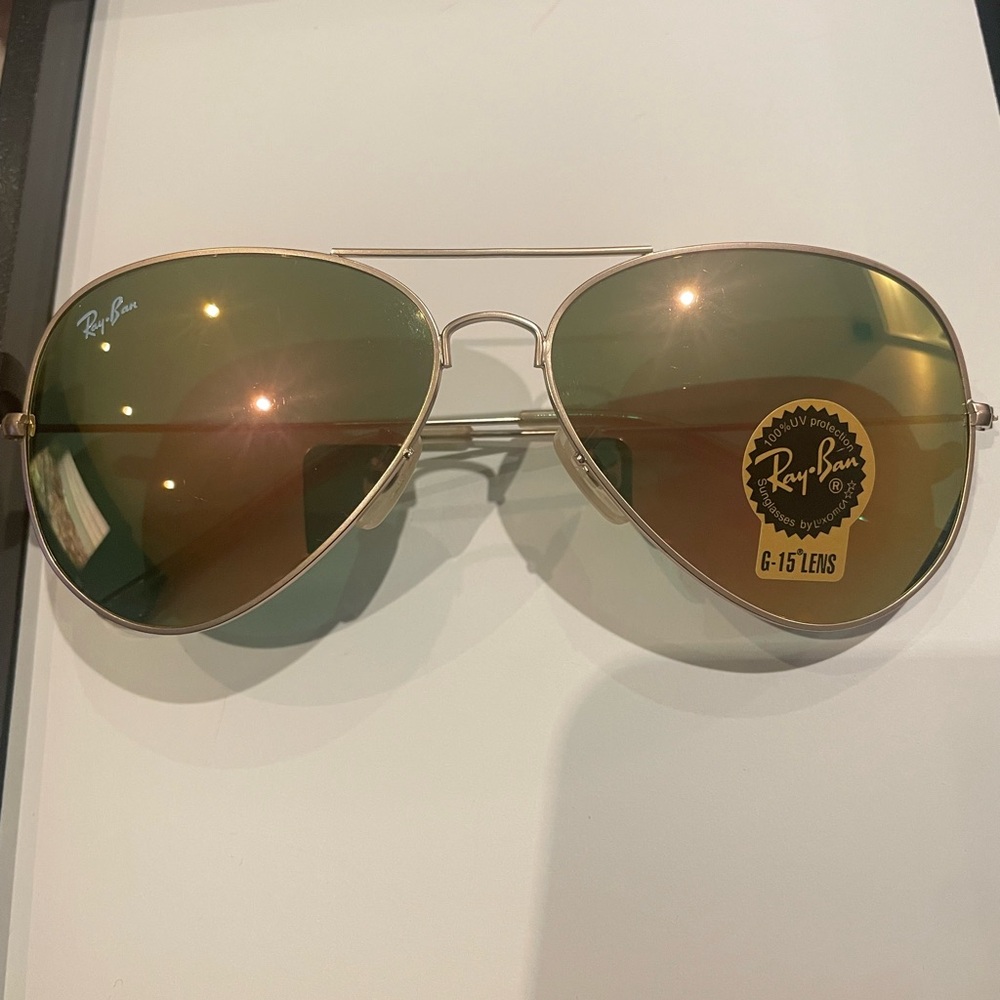 Ray-Ban Aviator Sunglasses with Gold Frame and Green Lenses